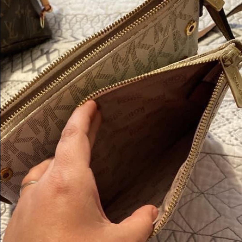 Mk crossbody in great condition.